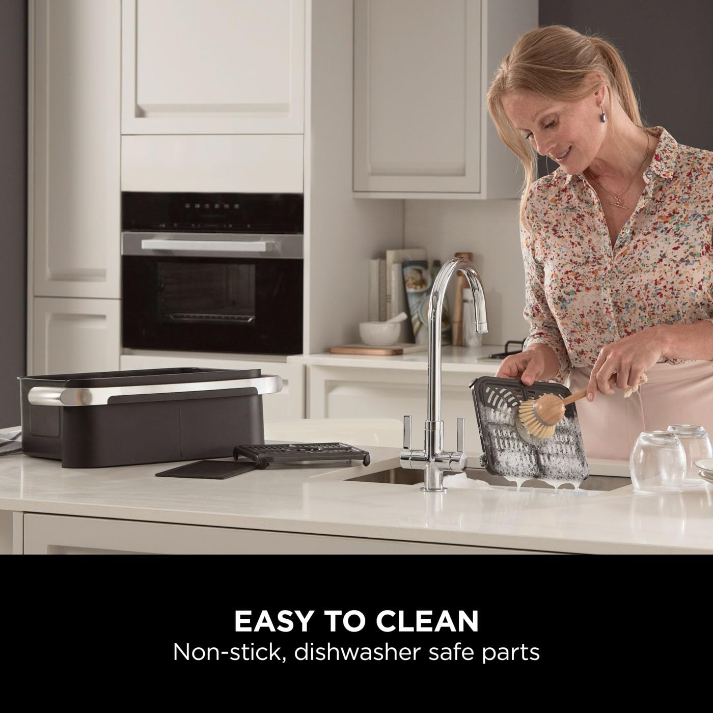 Ninja Foodi FlexDrawer Air Fryer, Dual Zone with Removable Divider, Large 10.4L Drawer, 7-in-1, Air-Fryer Uses No Oil, Air Fry, Roast, Bake, Max Crisp, Non-Stick Dishwasher Safe Parts, Black AF500UK